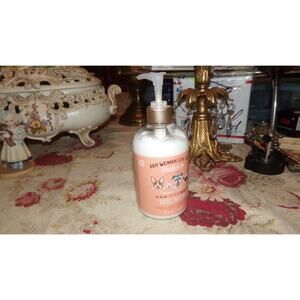 DOG MOM LOTION VANILLA SUGAR ANY WOMAN CAN BE A MOTHER SOMEONE SPECIAL NEW1!